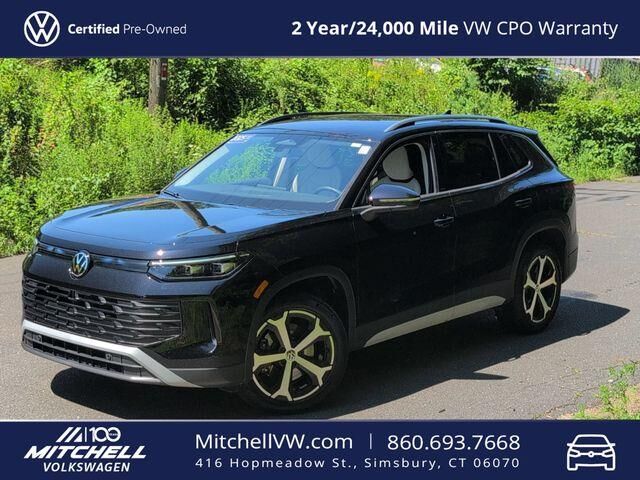 2025 Volkswagen Tiguan SE 4Motion — photo 1 of 26