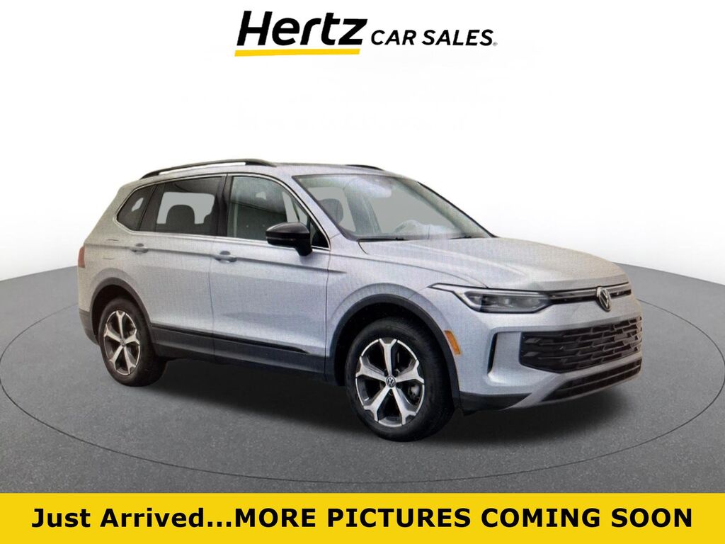 2026 Volkswagen Tiguan SE — photo 1 of 3