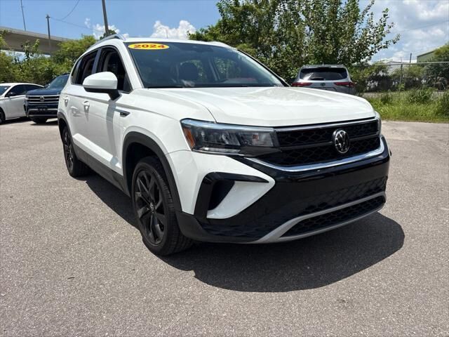 2024 Volkswagen Taos SE — photo 1 of 52