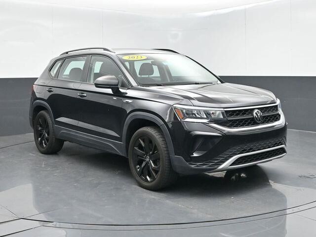 2023 Volkswagen Taos S 4Motion — photo 1 of 13