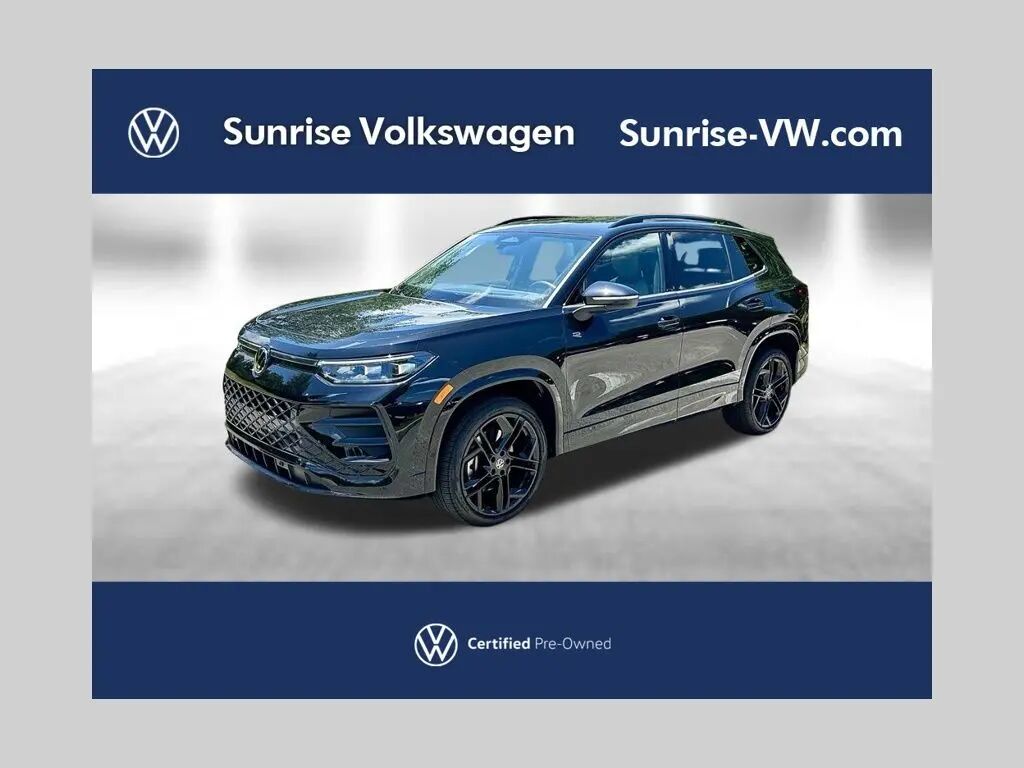 2025 Volkswagen Tiguan SE R-Line Black 4Motion — photo 1 of 23