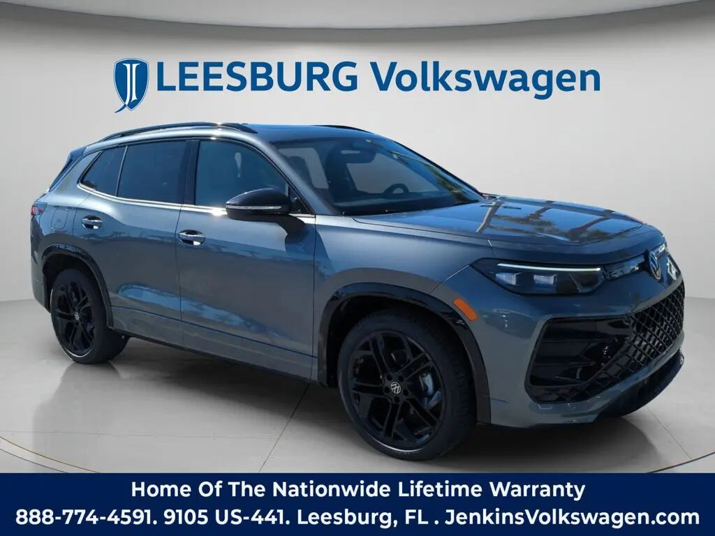 2026 Volkswagen Tiguan SE R-Line Black — photo 1 of 10