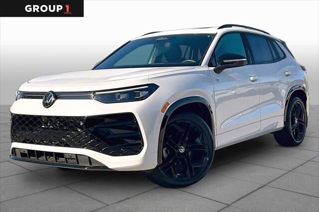 2026 Volkswagen Tiguan SE R-Line Black — photo 1 of 13