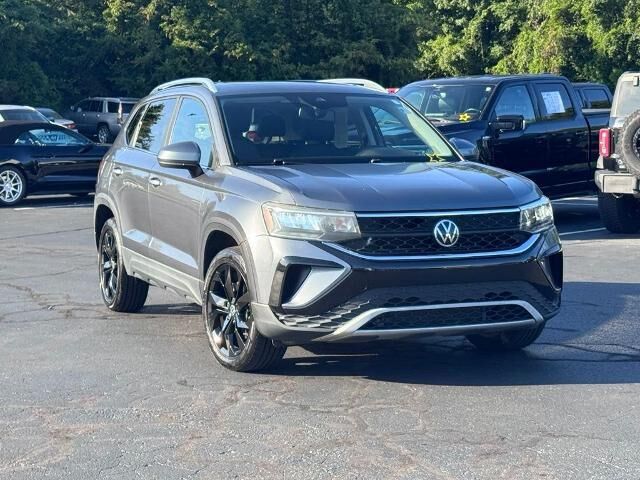 2022 Volkswagen Taos SE — photo 1 of 41