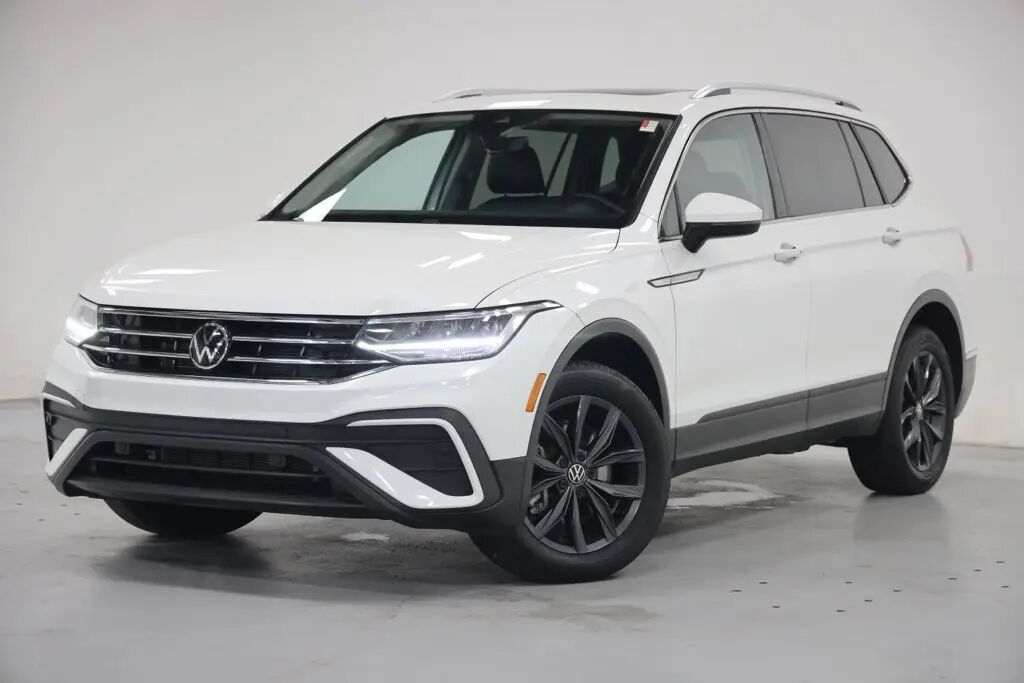 2023 Volkswagen Tiguan SE 4Motion — photo 1 of 13