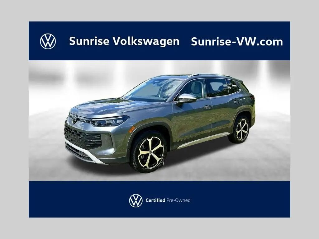2025 Volkswagen Tiguan SE 4Motion — photo 1 of 14