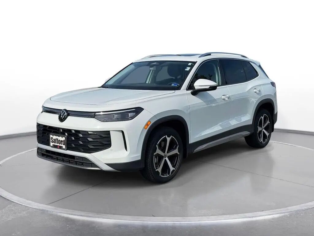 2026 Volkswagen Tiguan SE 4Motion — photo 1 of 13