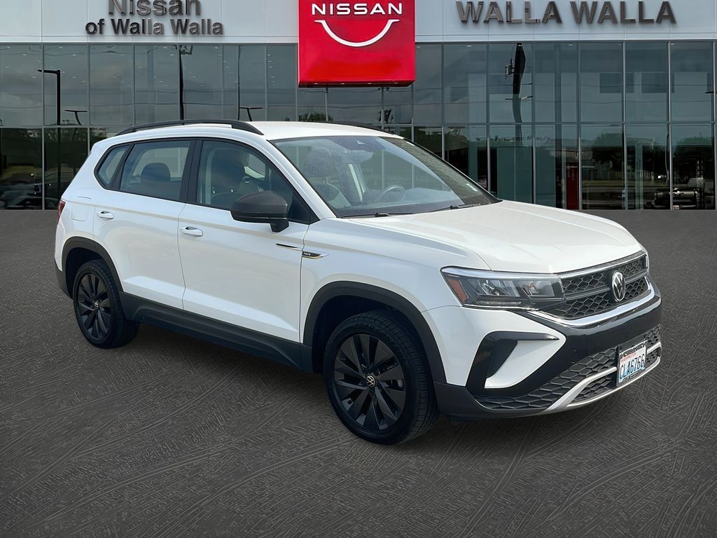 2022 Volkswagen Taos — photo 1 of 12