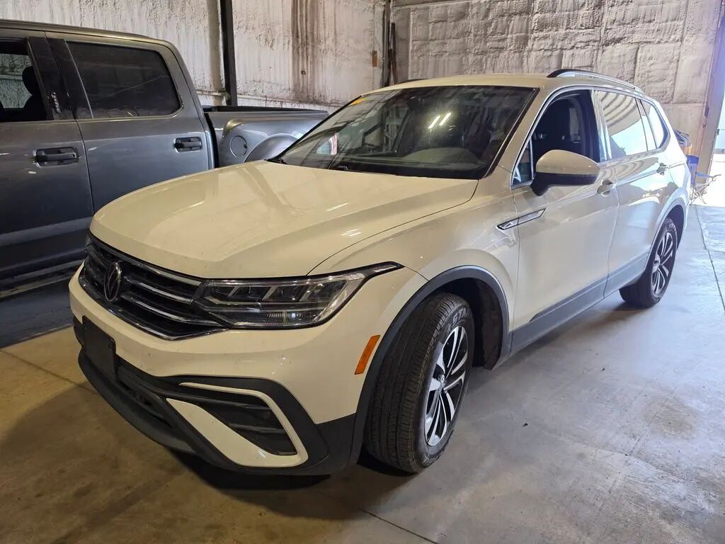 2023 Volkswagen Tiguan S — photo 1 of 25