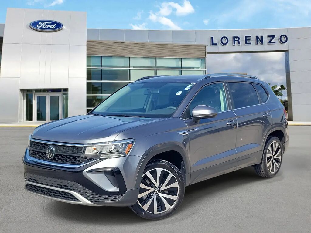 2022 Volkswagen Taos SE — photo 1 of 13