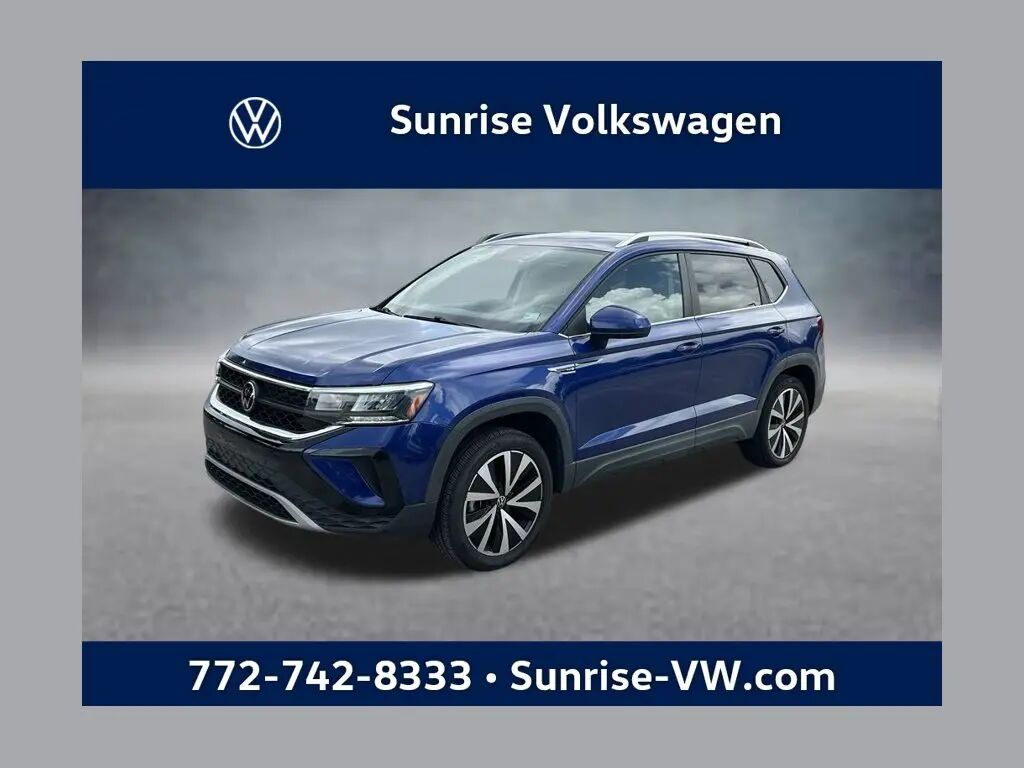 2022 Volkswagen Taos SE — photo 1 of 13