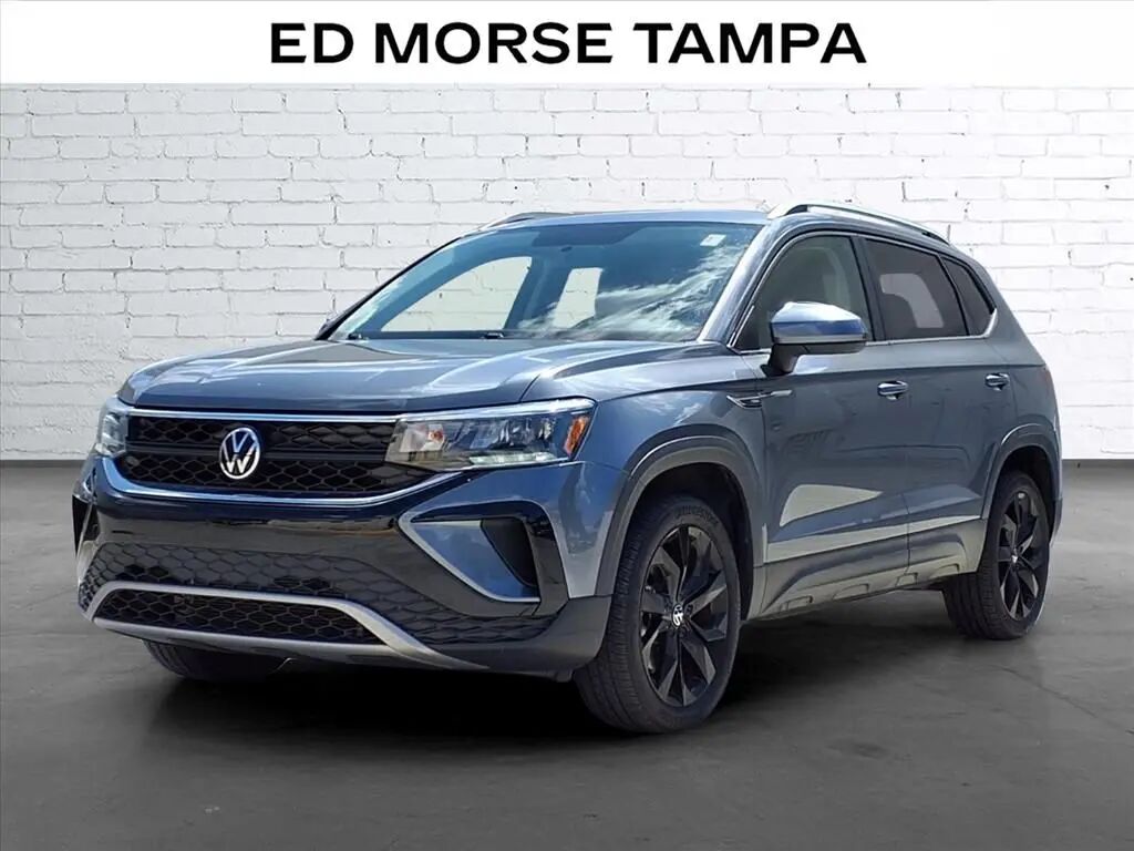 2022 Volkswagen Taos SE — photo 1 of 13