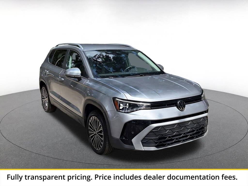 2025 Volkswagen Taos SE — photo 1 of 14