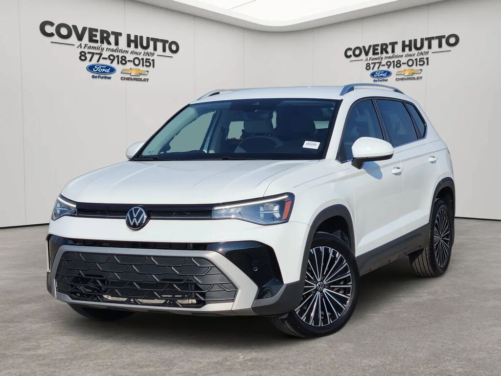 2025 Volkswagen Taos SE — photo 1 of 9