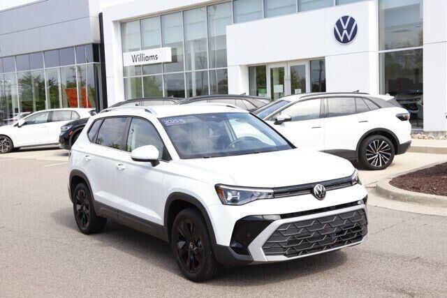 2025 Volkswagen Taos SE