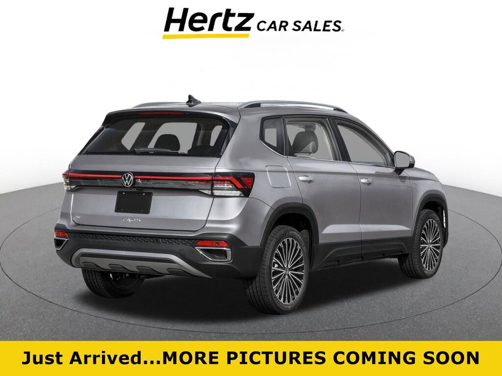 2026 Volkswagen Taos SE — photo 1 of 14