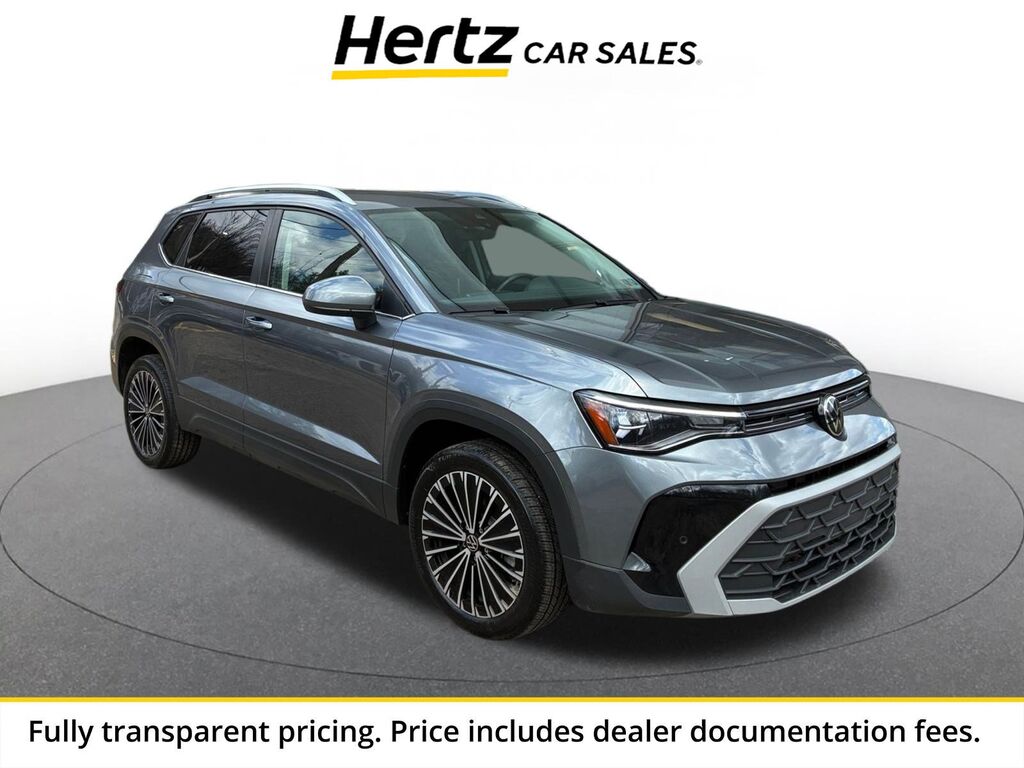 2025 Volkswagen Taos SE — photo 1 of 13