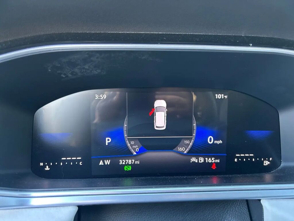 2025 Volkswagen Taos SE — photo 1 of 25