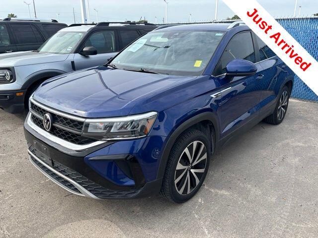 2023 Volkswagen Taos SE — photo 1 of 14