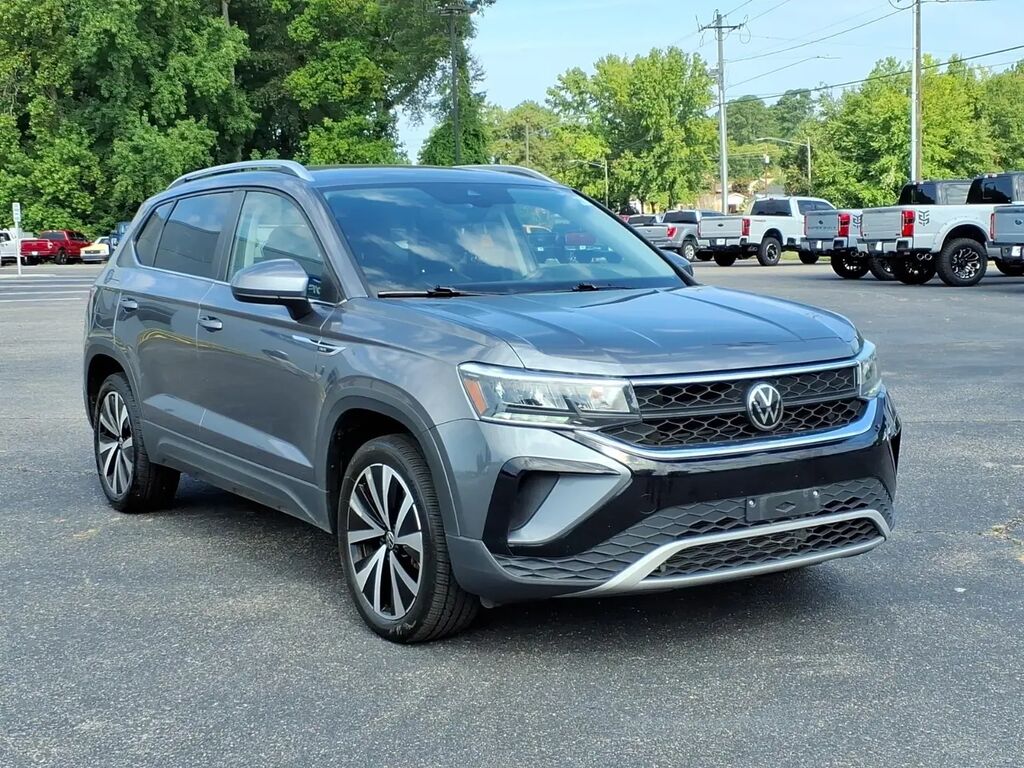 2024 Volkswagen Taos SE — photo 1 of 13