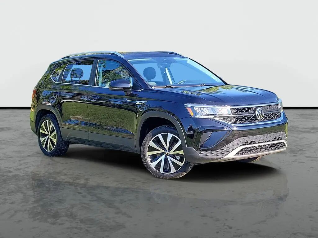 2024 Volkswagen Taos SE — photo 1 of 12