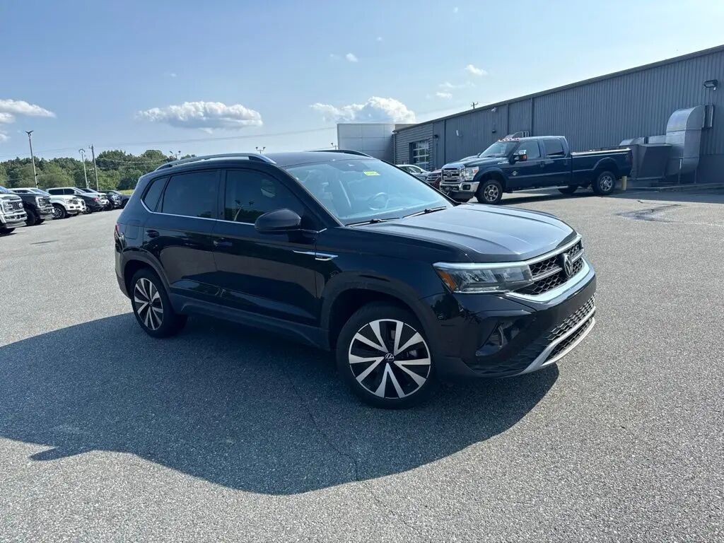 2024 Volkswagen Taos SE — photo 1 of 26