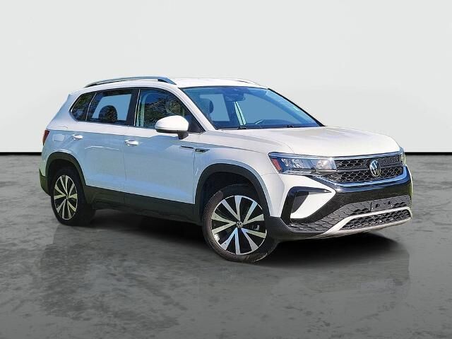 2024 Volkswagen Taos SE — photo 1 of 12