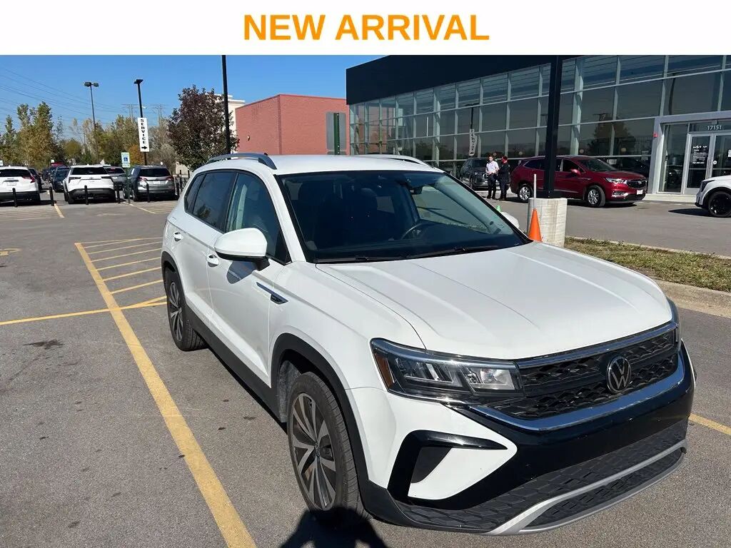 2024 Volkswagen Taos SE — photo 1 of 5
