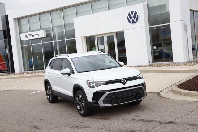 2025 Volkswagen Taos SE 4Motion