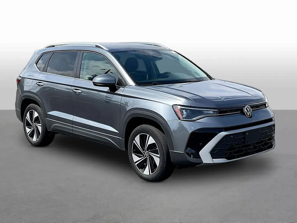2025 Volkswagen Taos SE 4Motion — photo 1 of 26