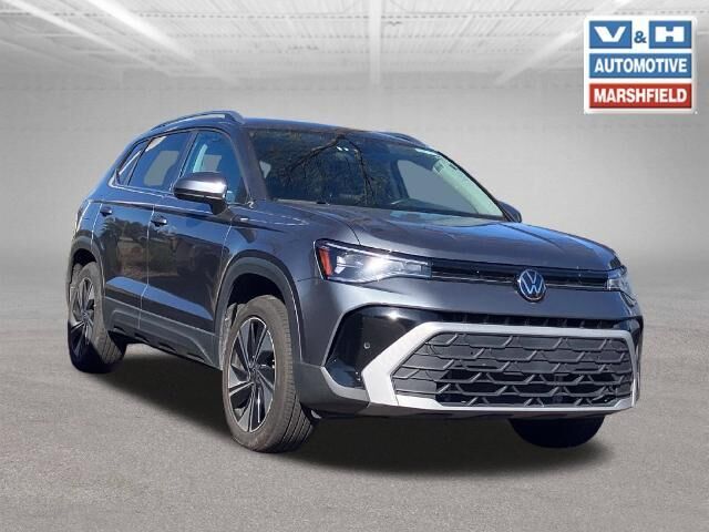 2025 Volkswagen Taos SE 4Motion