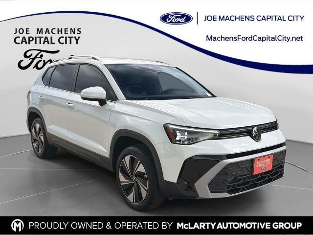 2025 Volkswagen Taos SE 4Motion