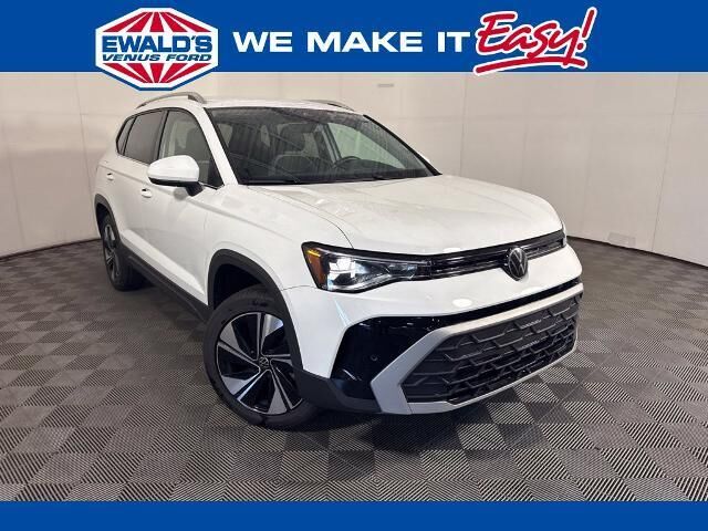 2025 Volkswagen Taos SE 4Motion