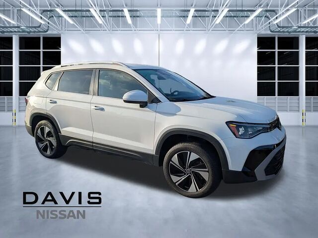 2025 Volkswagen Taos SE 4Motion