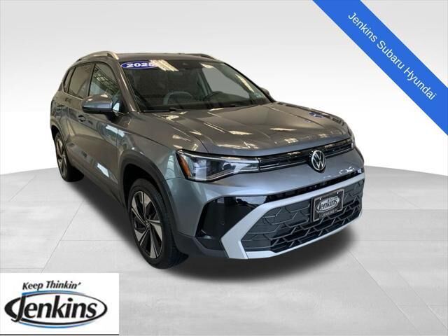 2025 Volkswagen Taos SE 4Motion