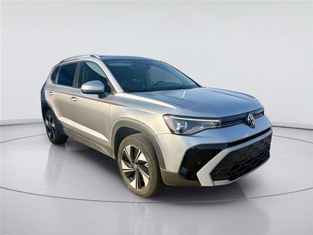 2025 Volkswagen Taos SE 4Motion
