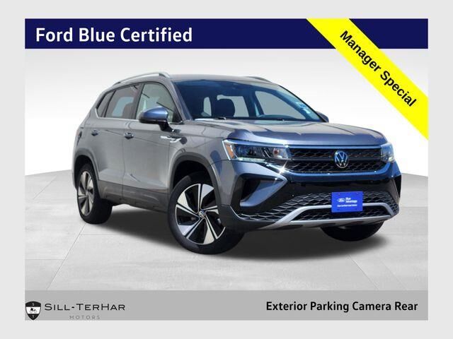 2024 Volkswagen Taos SE 4Motion — photo 1 of 12