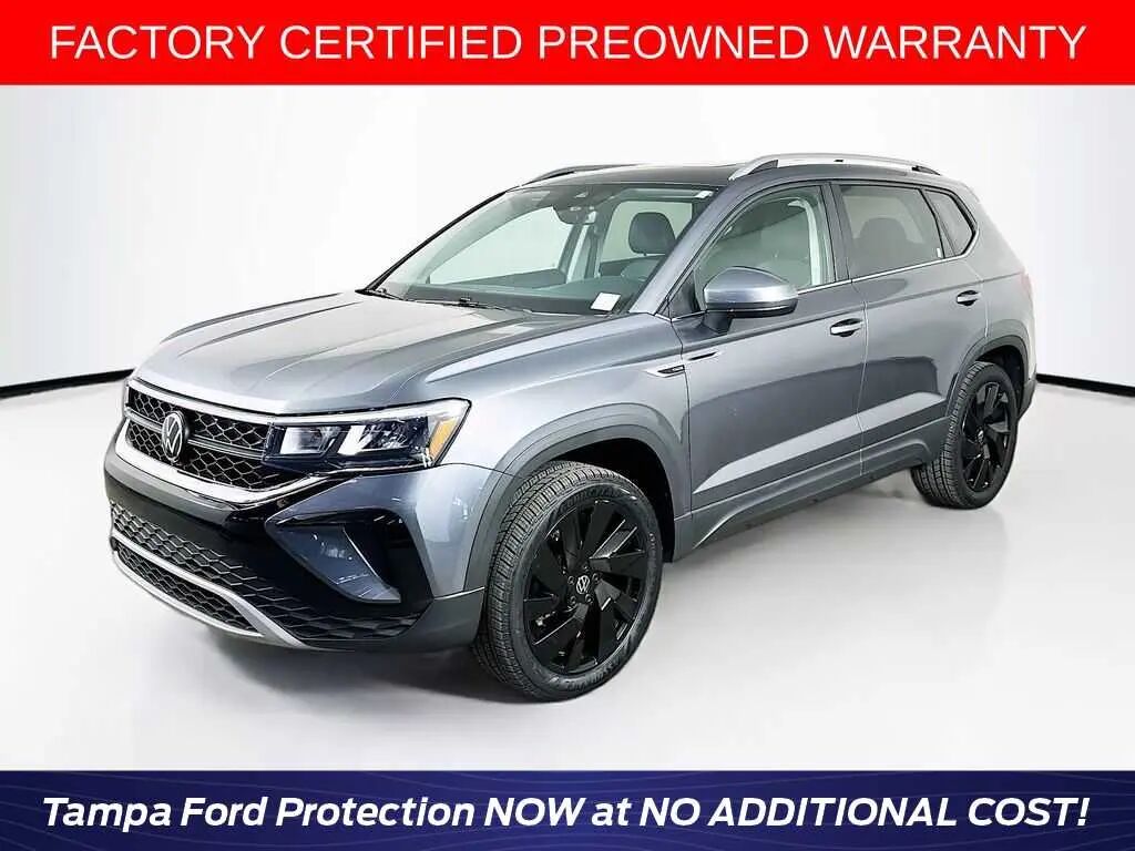 2024 Volkswagen Taos SE 4Motion — photo 1 of 14
