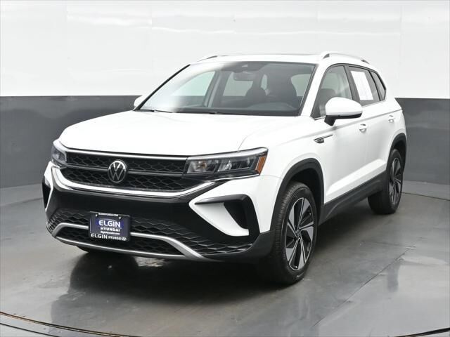 2023 Volkswagen Taos SE 4Motion — photo 1 of 26