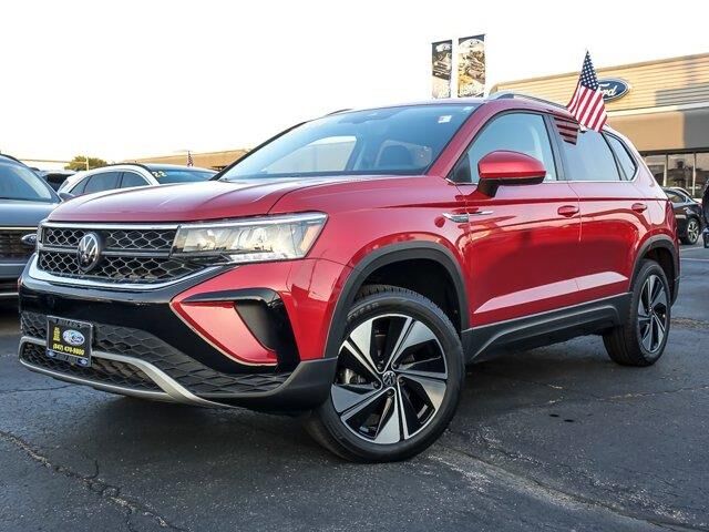 2024 Volkswagen Taos SE 4Motion — photo 1 of 13