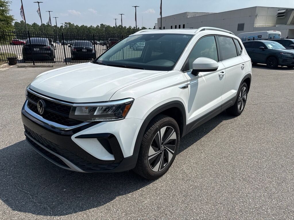 2024 Volkswagen Taos 1.5T SE — photo 1 of 13