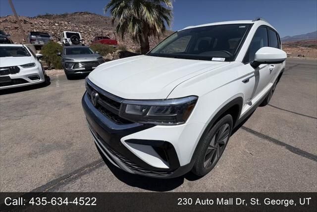 2024 Volkswagen Taos SE 4Motion