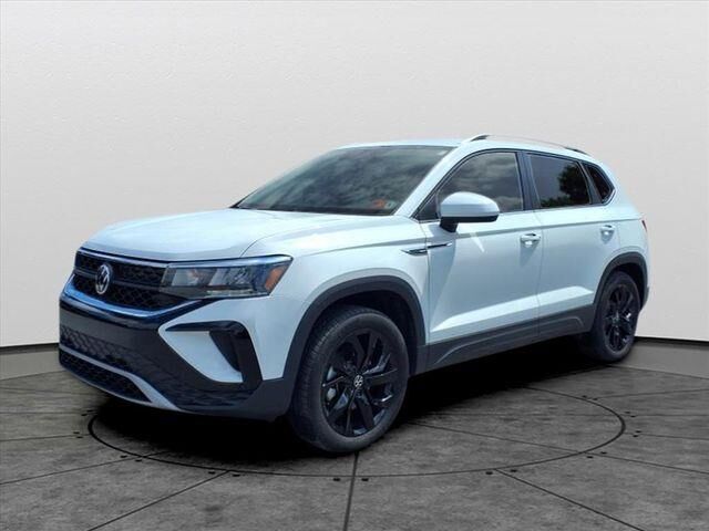 2023 Volkswagen Taos SE 4Motion — photo 1 of 12