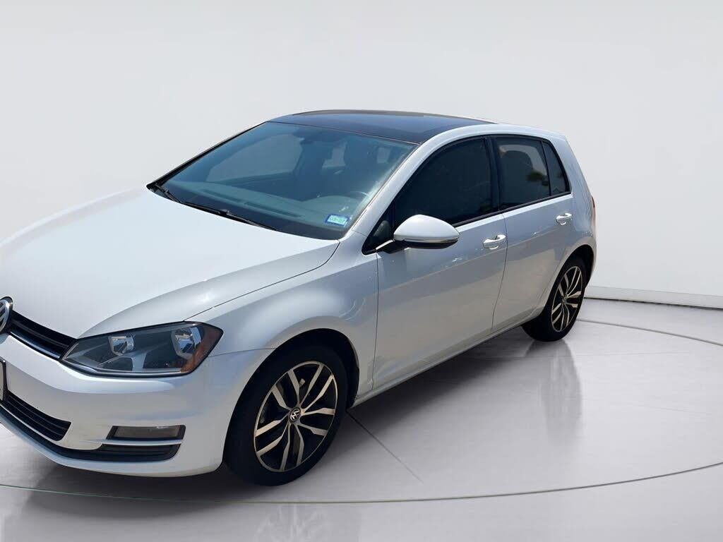 2017 Volkswagen Golf TSI SE — photo 1 of 10