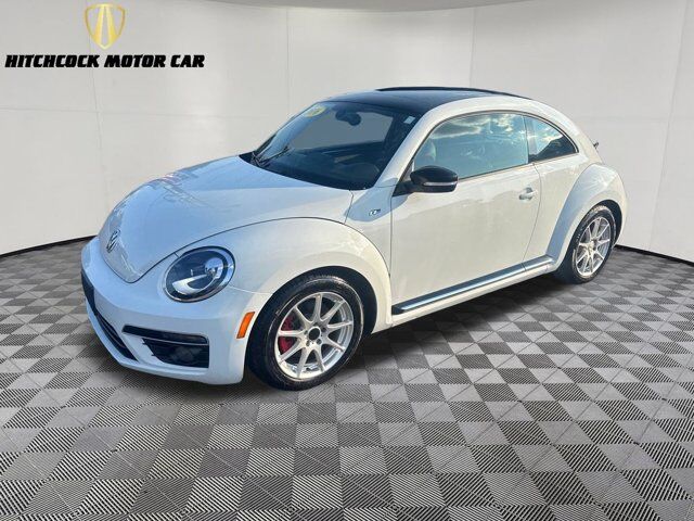 2016 Volkswagen Beetle Coupe 2.0T R-Line SE — photo 1 of 13