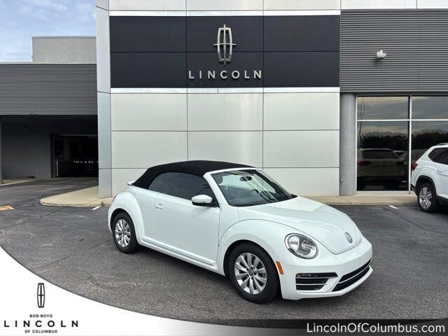 2018 Volkswagen Beetle Convertible 2.0T S — photo 1 of 13