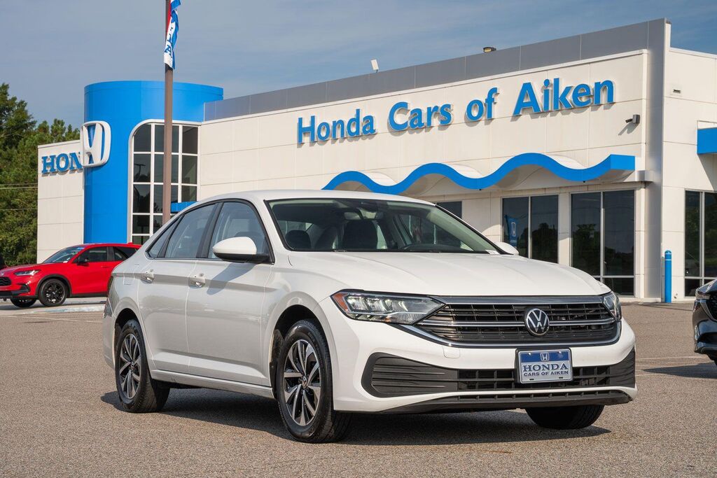 2024 Volkswagen Jetta S — photo 1 of 13