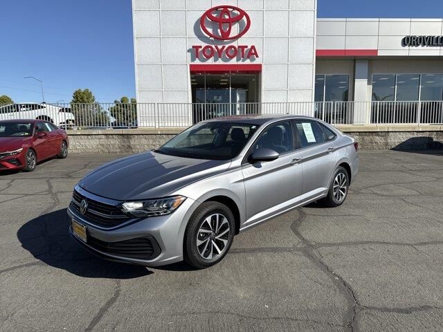 2024 Volkswagen Jetta S — photo 1 of 40