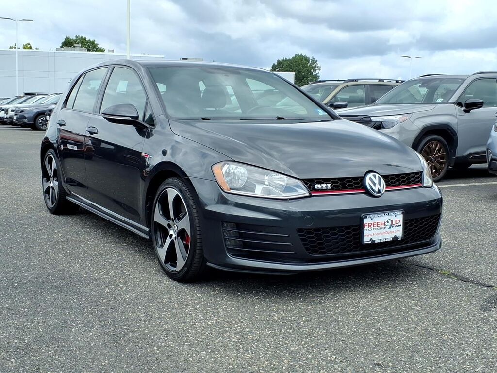 2016 Volkswagen Golf GTI S — photo 1 of 26
