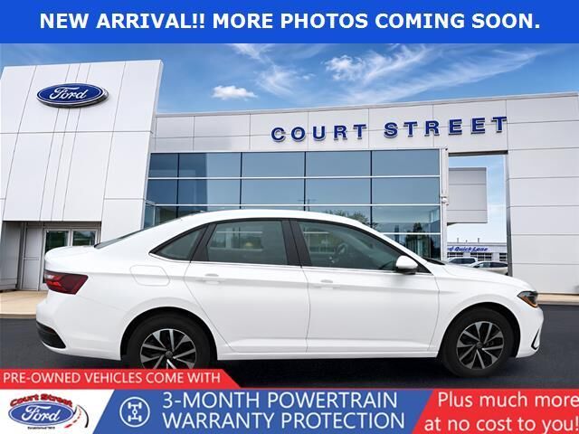 2025 Volkswagen Jetta S — photo 1 of 2